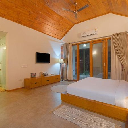 Stayvista At Tall Silver With Infinity Pool & Breakast Мадикери Екстериор снимка
